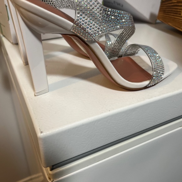 Heels - Picture 2 of 3